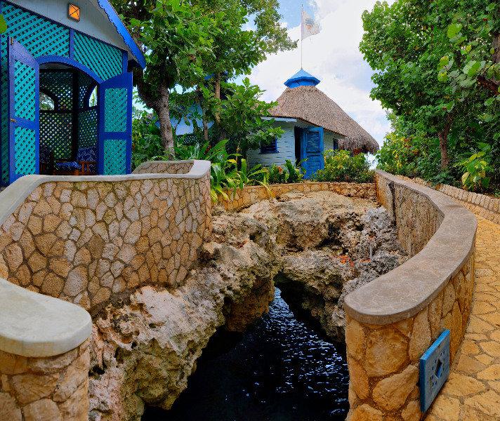 The Caves Hotel Негрил Екстериор снимка