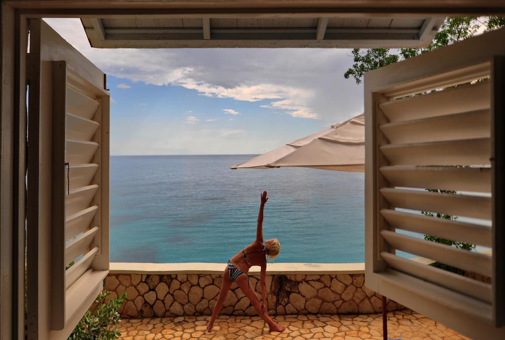 The Caves Hotel Негрил Екстериор снимка