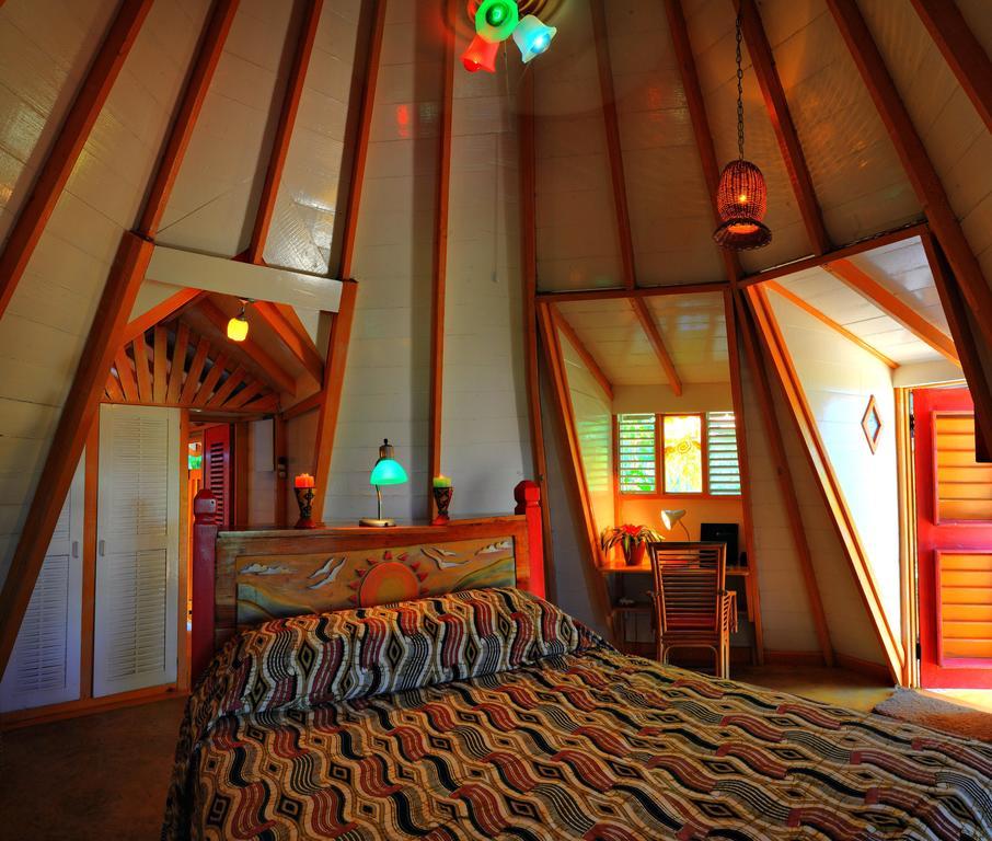 The Caves Hotel Негрил Екстериор снимка