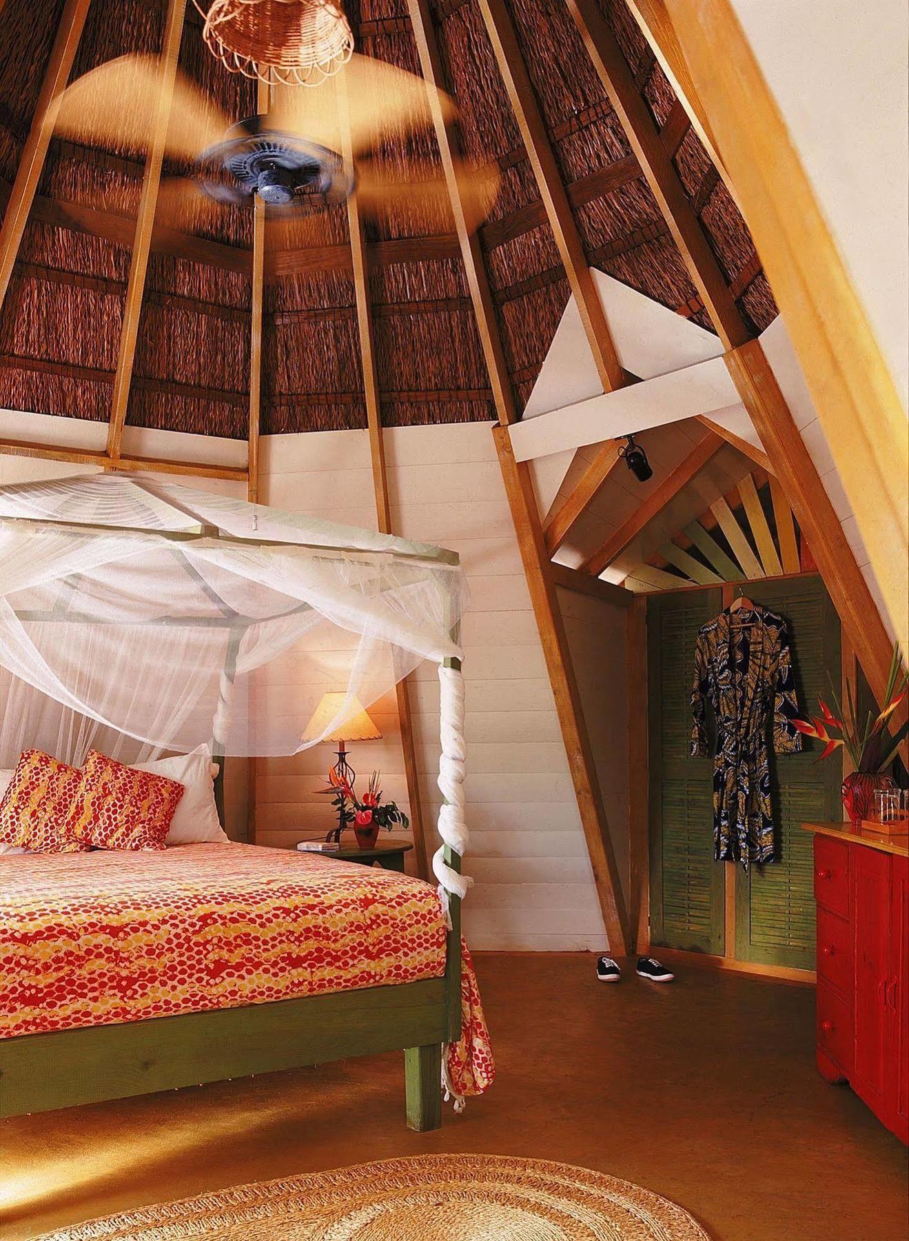 The Caves Hotel Негрил Екстериор снимка