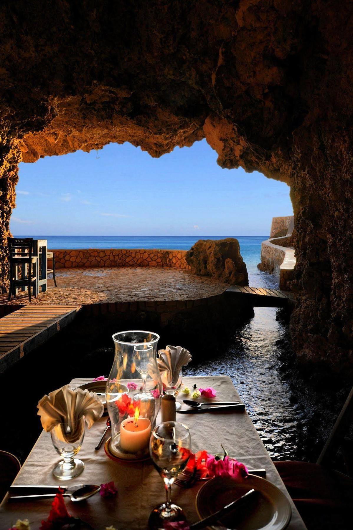 The Caves Hotel Негрил Екстериор снимка