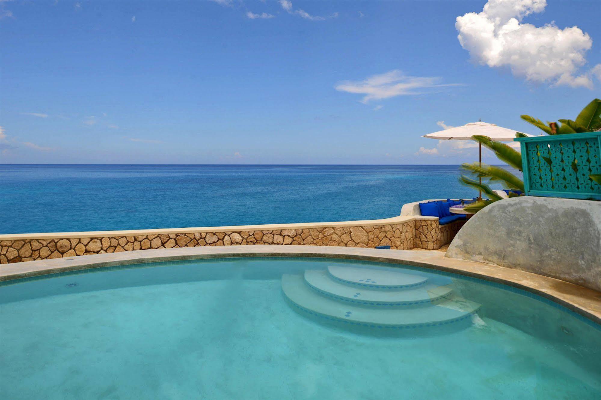 The Caves Hotel Негрил Екстериор снимка